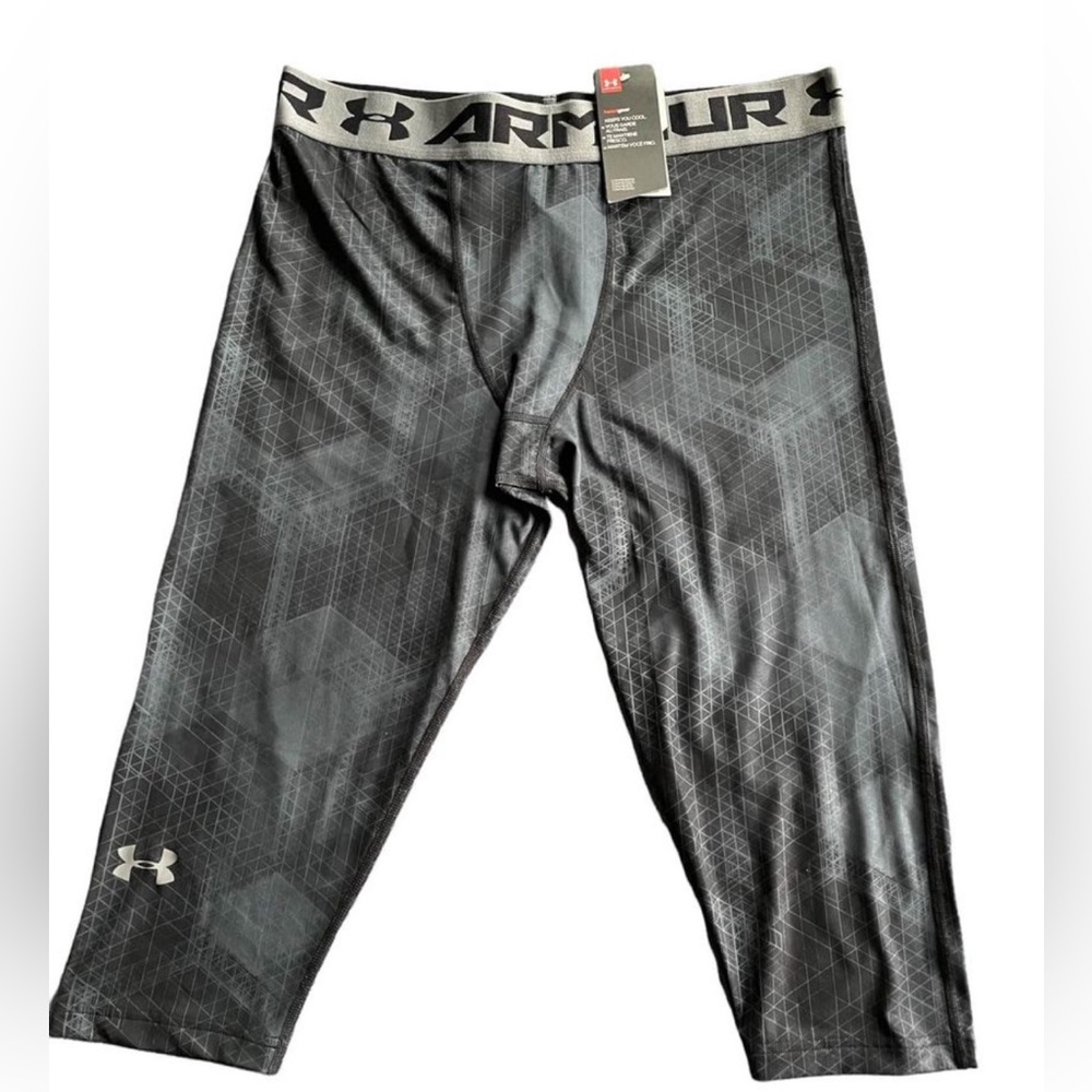 Mens size XXL Under Armour 3/4 leggings New heat gear KH27